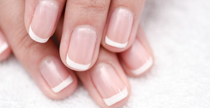 ¿Son peligrosas las manchas en las uñas? - Apréndete