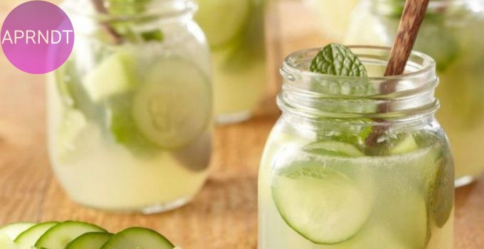 agua de pepino, limón y menta