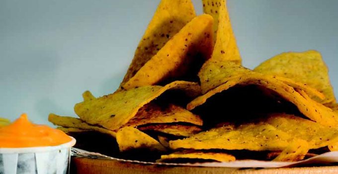 Receta de nachos con bacon y salsa de tomate - Apréndete