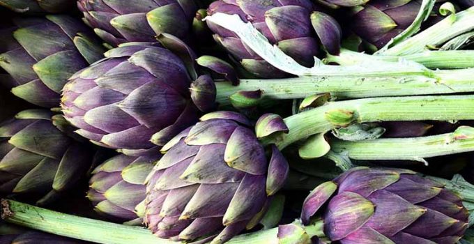 Cómo preparar alcachofas con ajo y parmesano